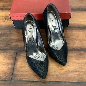 Naughty monkey heels